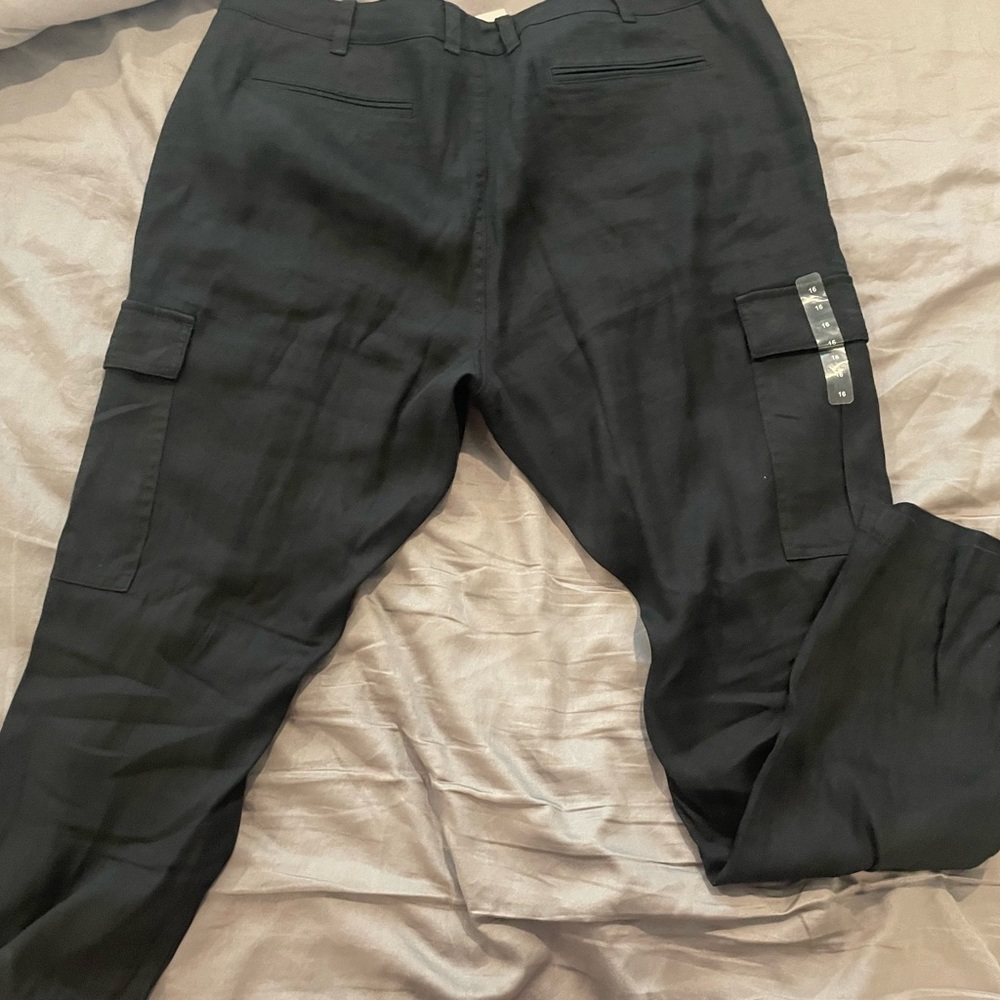 Woman’s cargo trousers - Picture 2 of 4